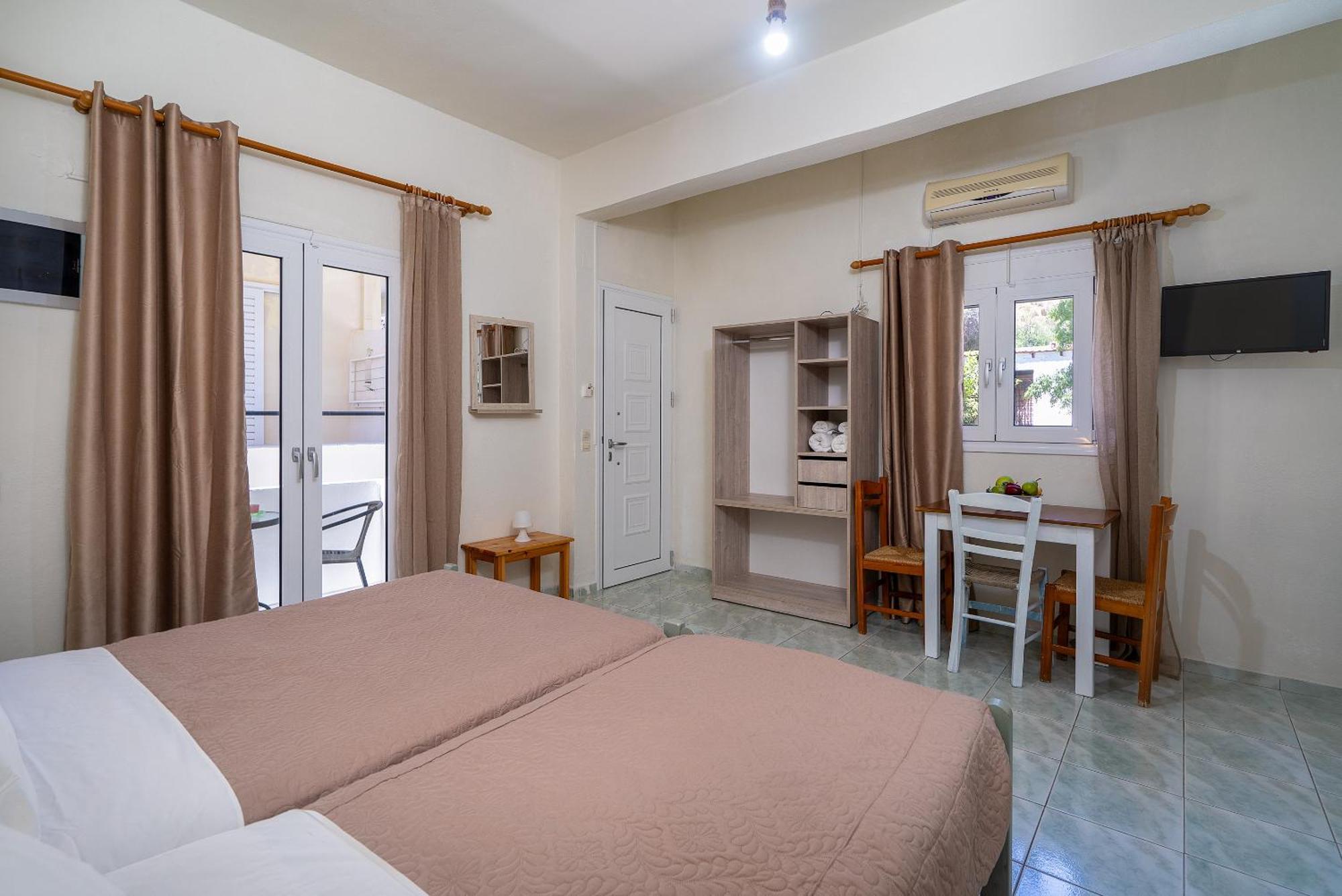 Giant Woman Apartment Tsoutsouros (Crete)