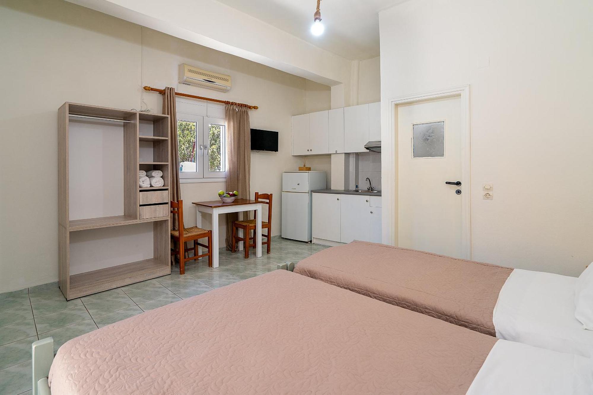 Apartament Giant Woman